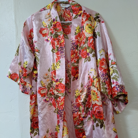 Floral Robe - Picture 3 of 3